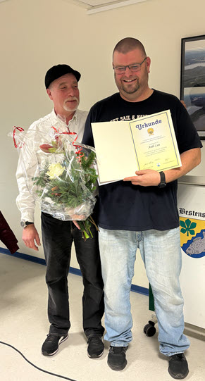 Die Ehrennnadel in Gold des KAV Dahme-Spreewald für Andi Lau